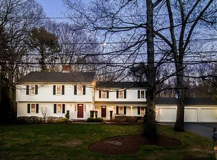 25 Charter Oak Ct, North Kingstown, RI 02852