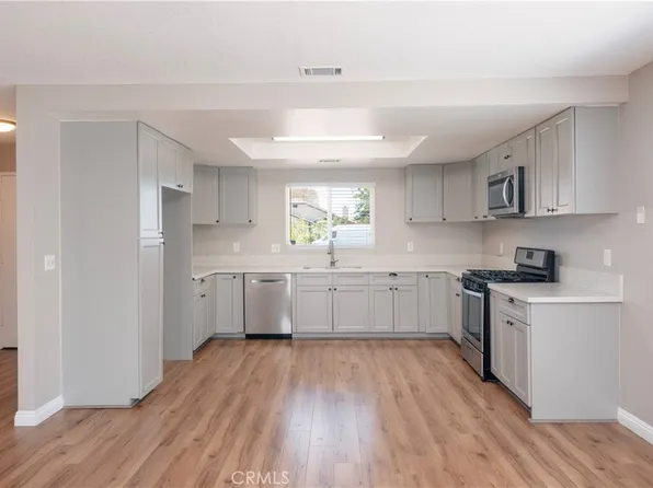 17875 Idyllwild Ln, Victorville, CA 92395