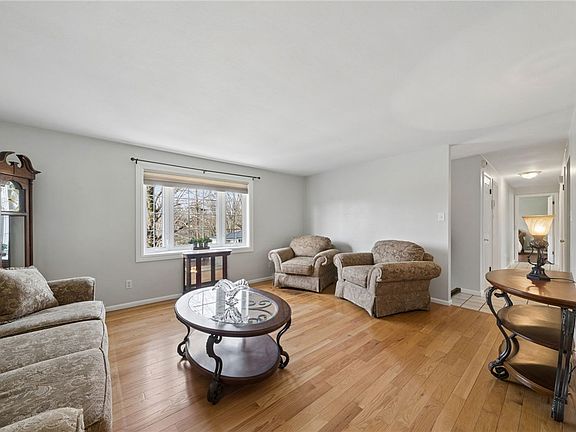 5th image of 141 Byerly Dr
