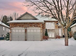 7 Meadowood Dr, Wasaga Beach, ON L9Z3C2