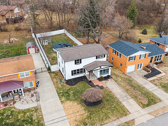 5th image of 310 Roberta Ave