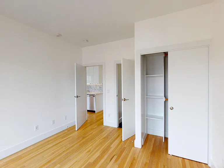 1290 Grove St — Photo 44