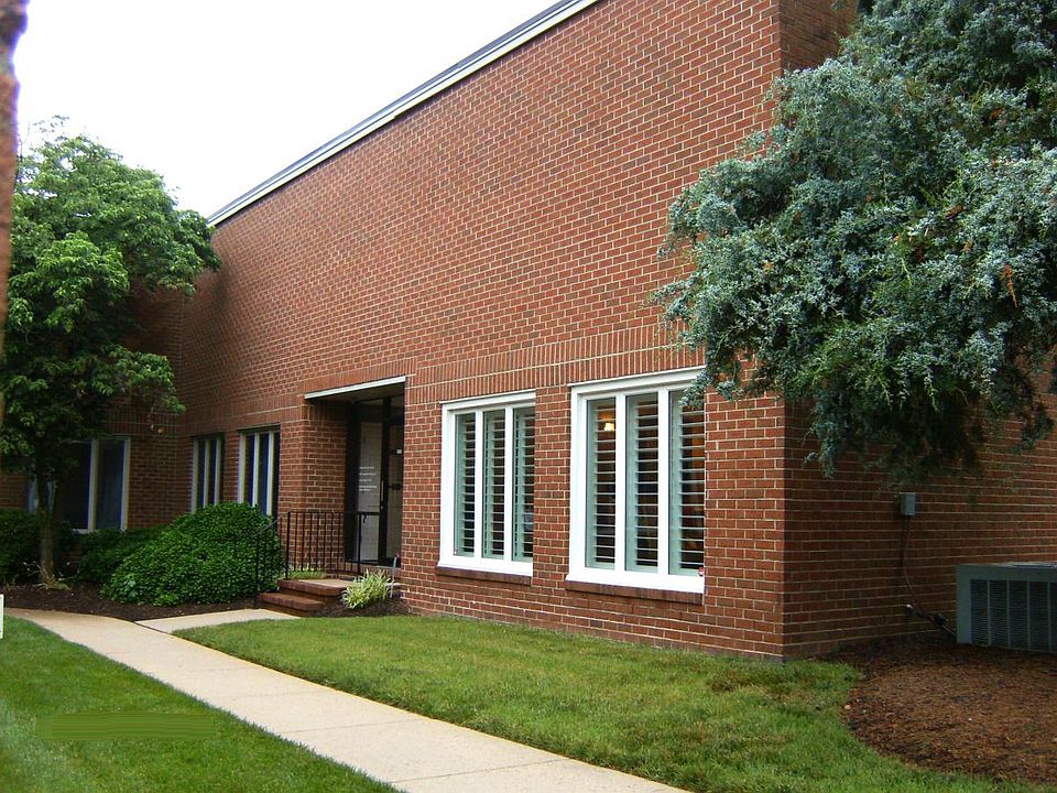 Room or Rooms for Rent in Office Condo