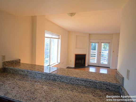 4th image of 343-347 Franklin St #401F