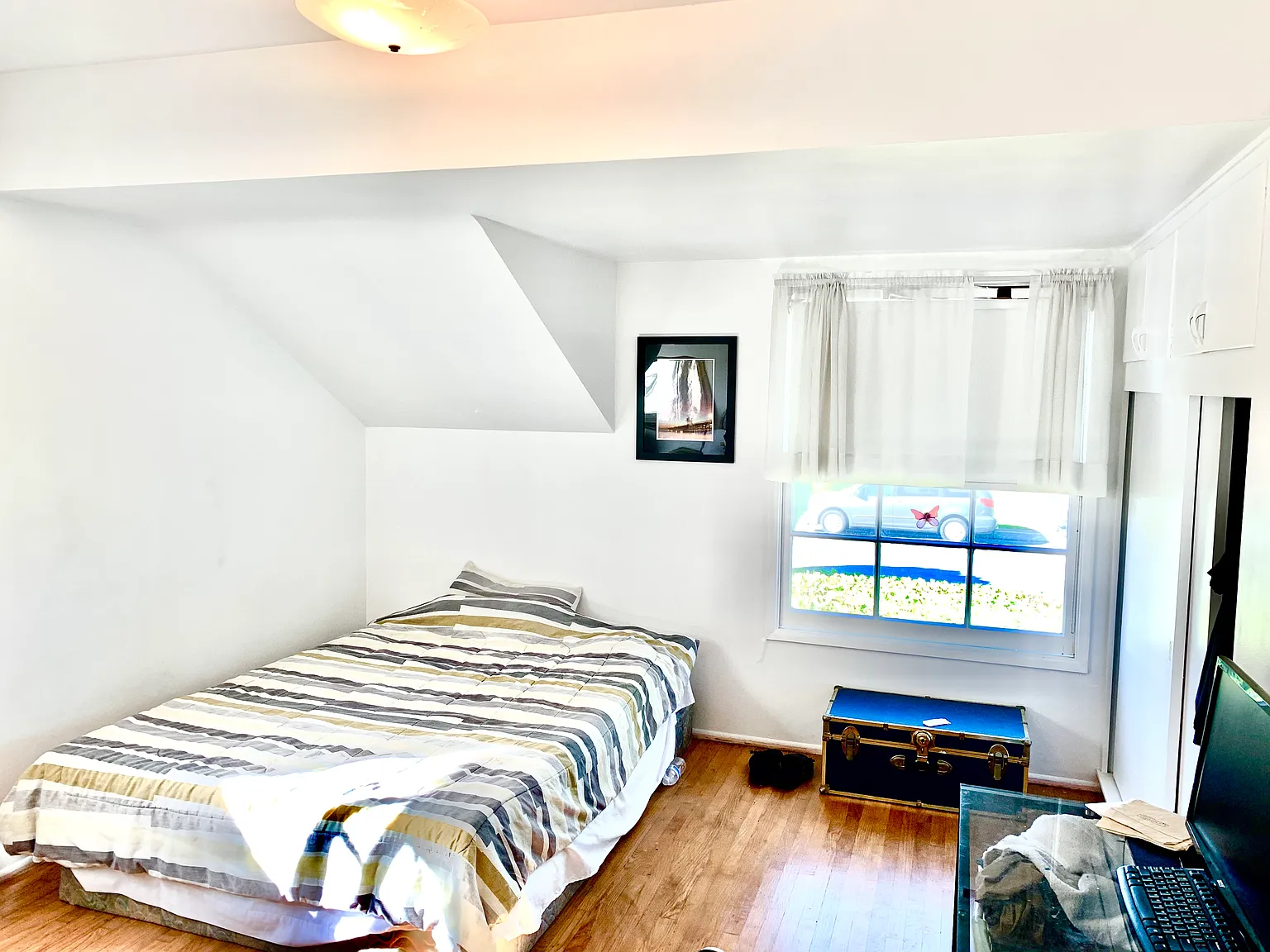 4 bed, 14000 sqft, $950 — Photo 1