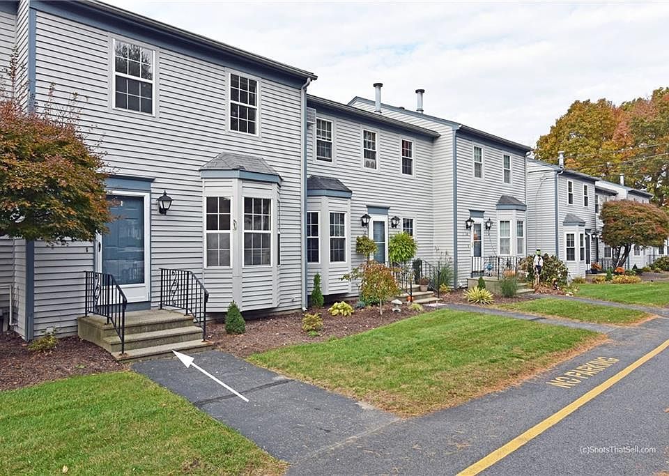 1st image of 565 Quaker Ln APT 116