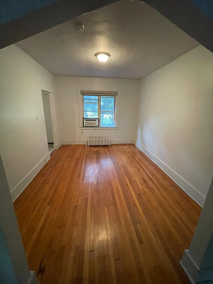 5844 Douglas St photo 1
