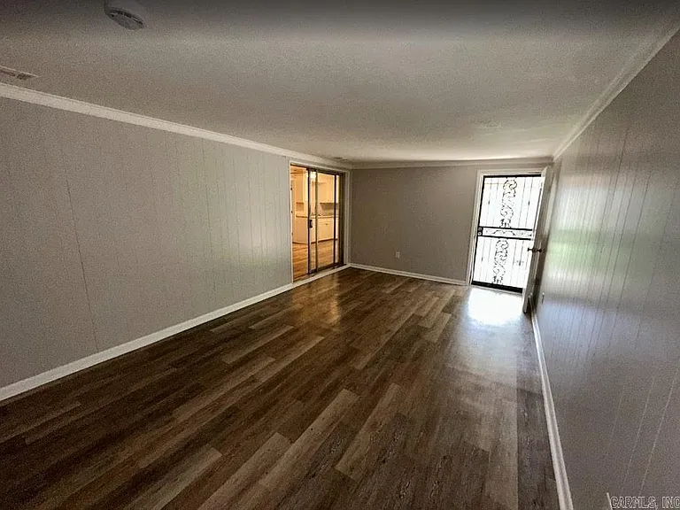 7409 Skylark Dr — Photo 8