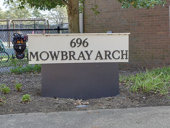2nd image of 696 Mowbray Arch APT 740
