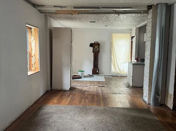 1705 Arizona Ave, Flint, MI 48506