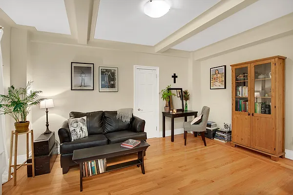 Rented by Cooper & Cooper Real Estate | media 3