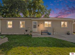 7732 Park View Blvd, La Vista, NE 68128