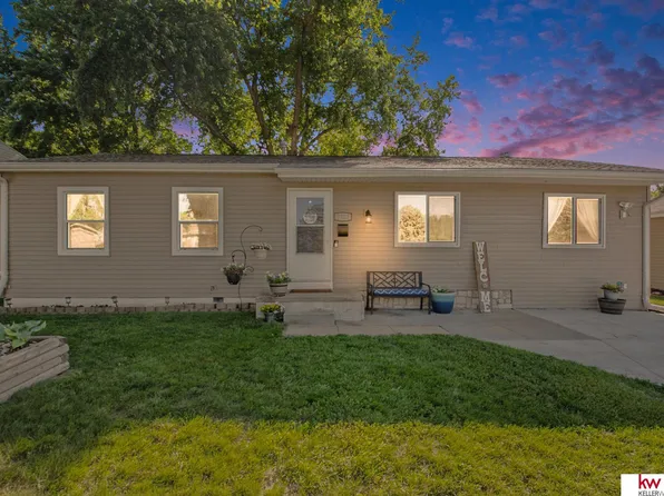 7732 Park View Blvd, La Vista, NE 68128