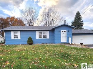 5 Reese Pkwy, Fredonia, NY 14063