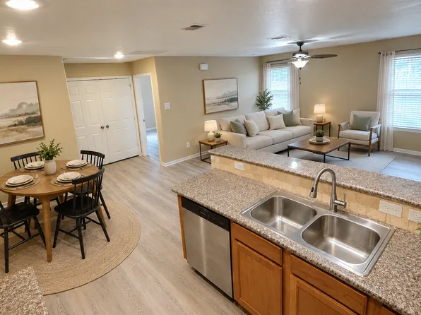 16800 Crestmont, Montgomery, TX 77316