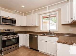 38 Rugby Rd, Lake Zurich, IL 60047