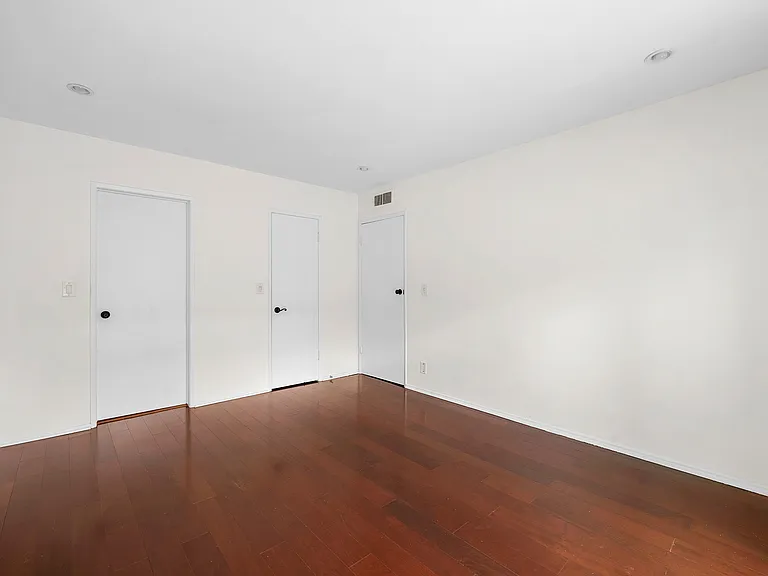 15344 Weddington St #202 — Photo 17
