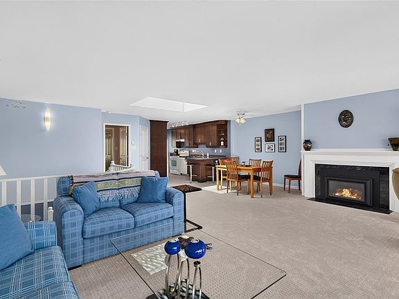 3rd image of 330 Dogwood St #113