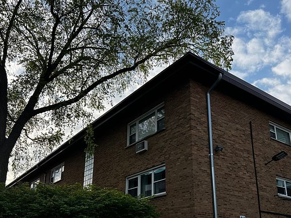 3rd image of 214 S Oak Park Ave APT 5