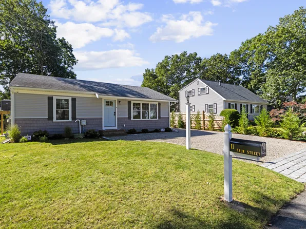 11 Palm Street, Teaticket, MA 02536