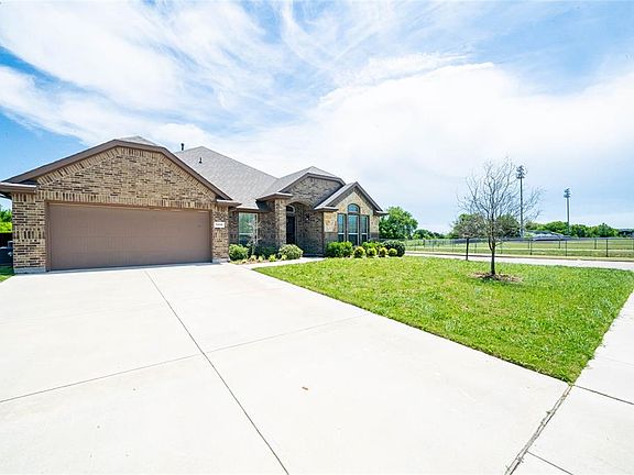 2nd image of 1406 Montclaire Dr