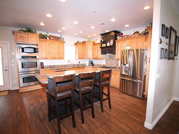 4th image of 6628 Pond Dr