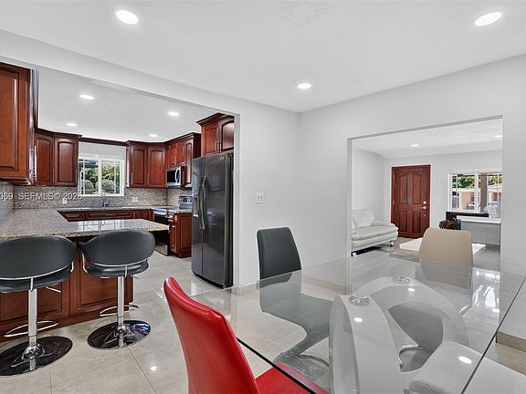 5th image of 6010 SW 19th St #1