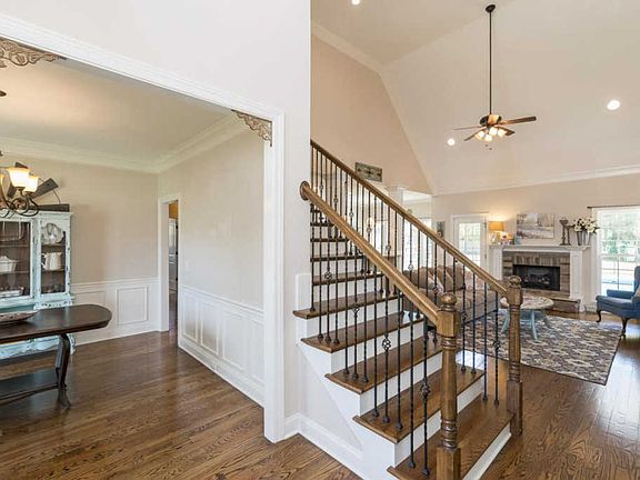 5th image of 114 Hyacinth Ct