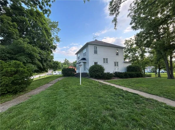 604 Shawnee St, Tonganoxie, KS 66086