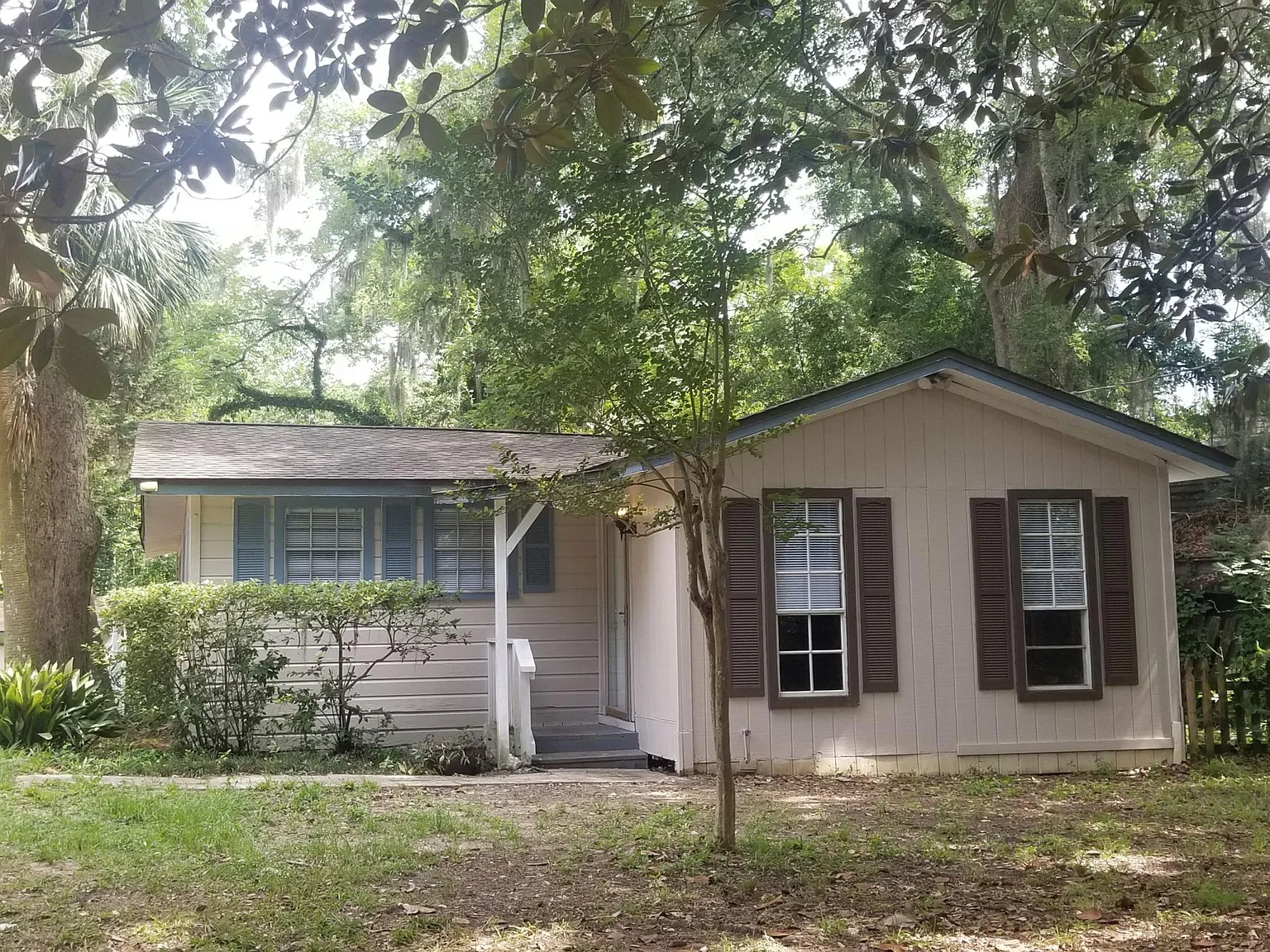 4 bed, 1600 sqft, $2,200 — Photo 1