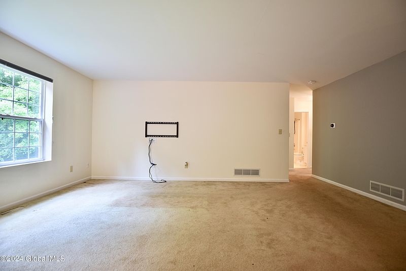 4th image of 40 Larkspur Drive