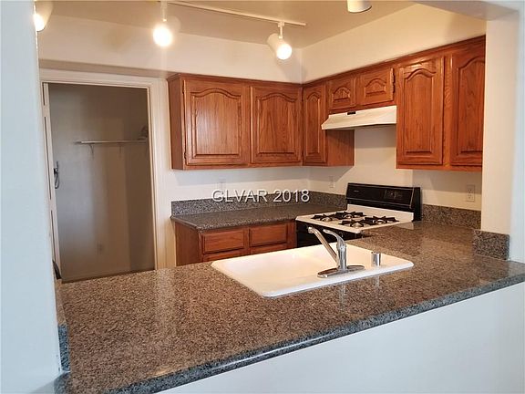 4th image of 701 Capri Dr Unit 2B