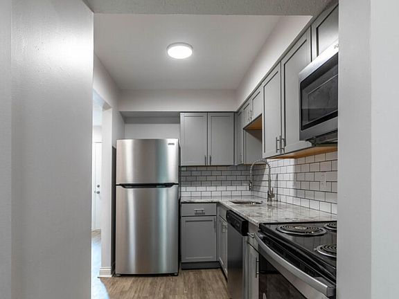2nd image of 112 Rocky Creek Dr #112
