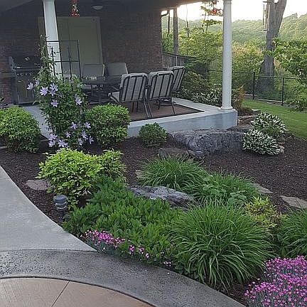 Detached Garage/patio