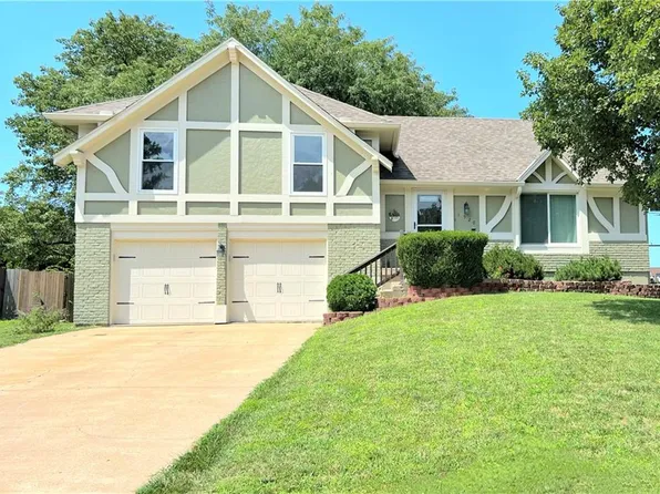 1520 E 151st Ter, Olathe, KS 66062