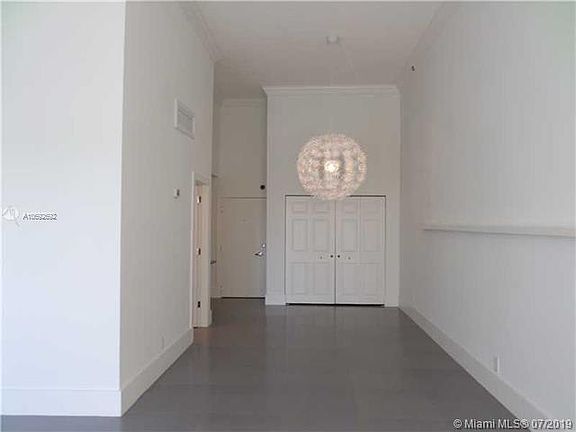 3rd image of 6770 Indian Creek Dr