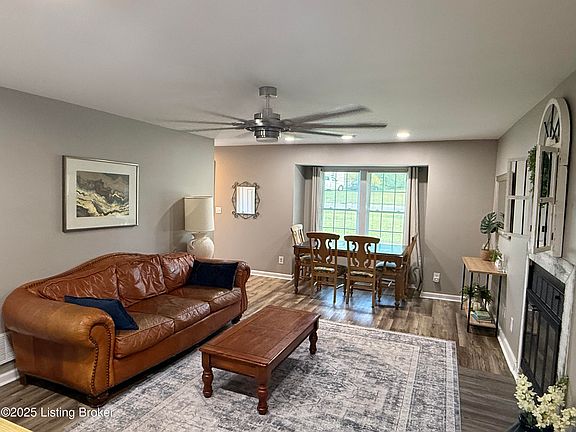 3rd image of 5610 Windy Willow Dr