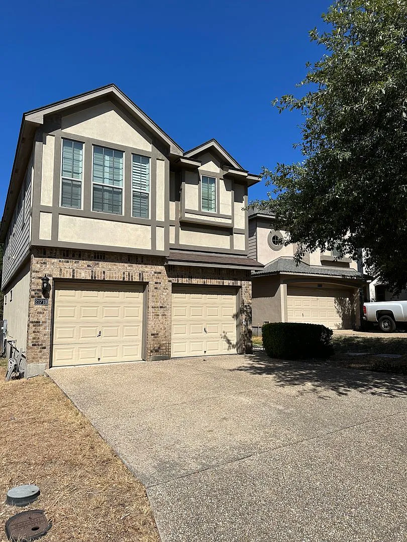 Beautiful 3 bedroom, 2.5 bath home located in a gated North San Antonio community! — Photo 1