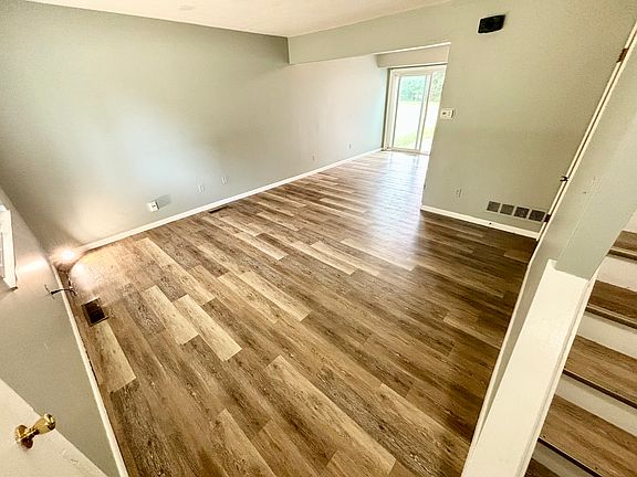 3rd image of 767 Akron Blvd APT B