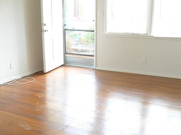 2nd image of 2439 Oak St APT D