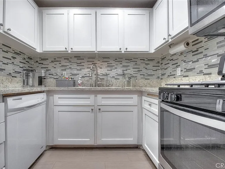 22874 Hilton Head Dr — Photo 12