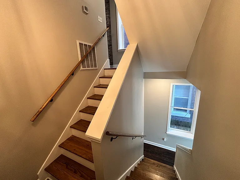2253 Indiana Ave — Photo 21