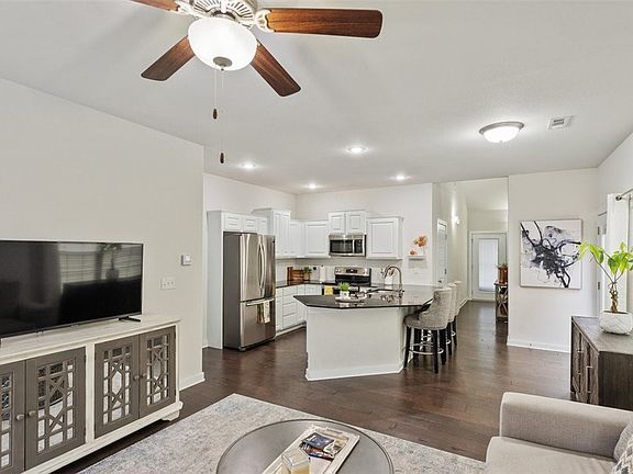 2nd image of 3903 SW Peachwood Dr