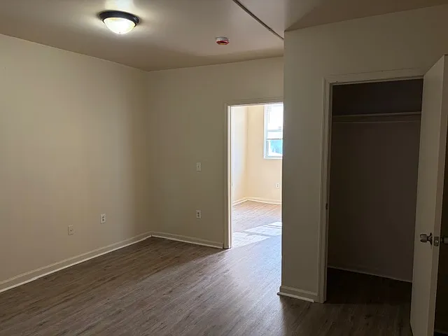 1100 W 3rd St #2MID — Photo 7