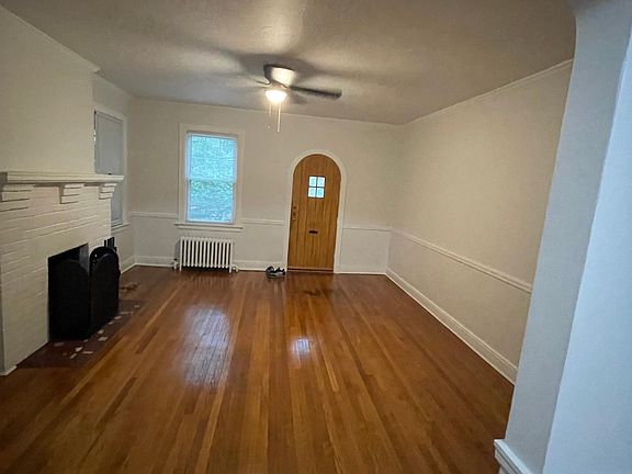 3rd image of 1213 W 47th St
