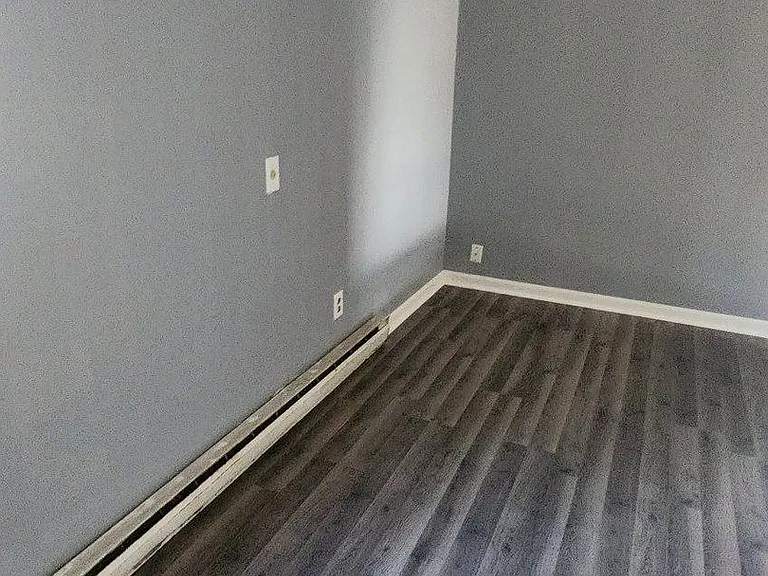 524 E Ridgely Ave — Photo 2