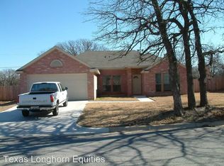 712 Oak Park Dr, Azle, TX 76020