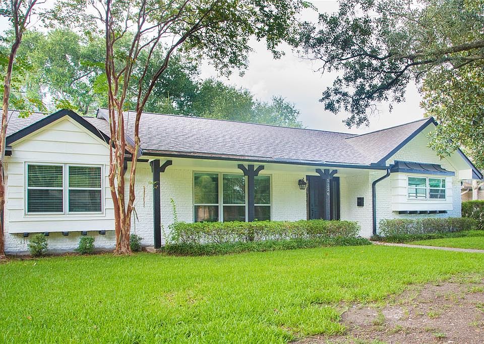 1st image of 5226 Loch Lomond Dr