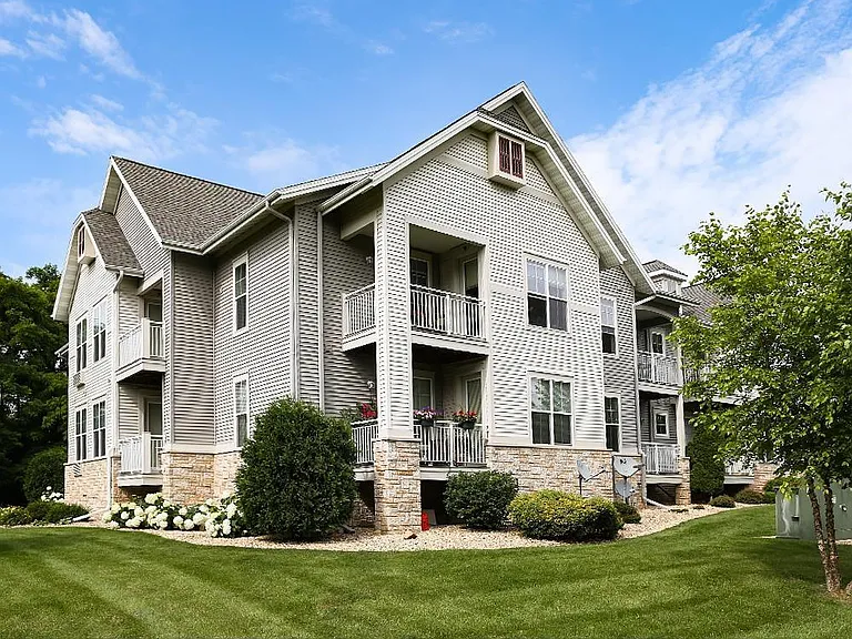 Prairie Ridge — Photo 1