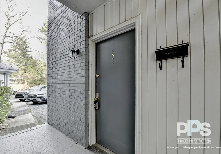 81 E Wesley Rd NE #7 — Photo 19